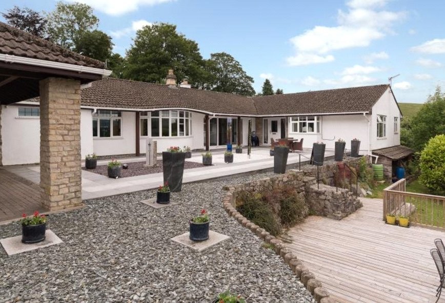 4 Bedroom Property For Sale in The Barton, Corston, Bath, BA2 Crisp